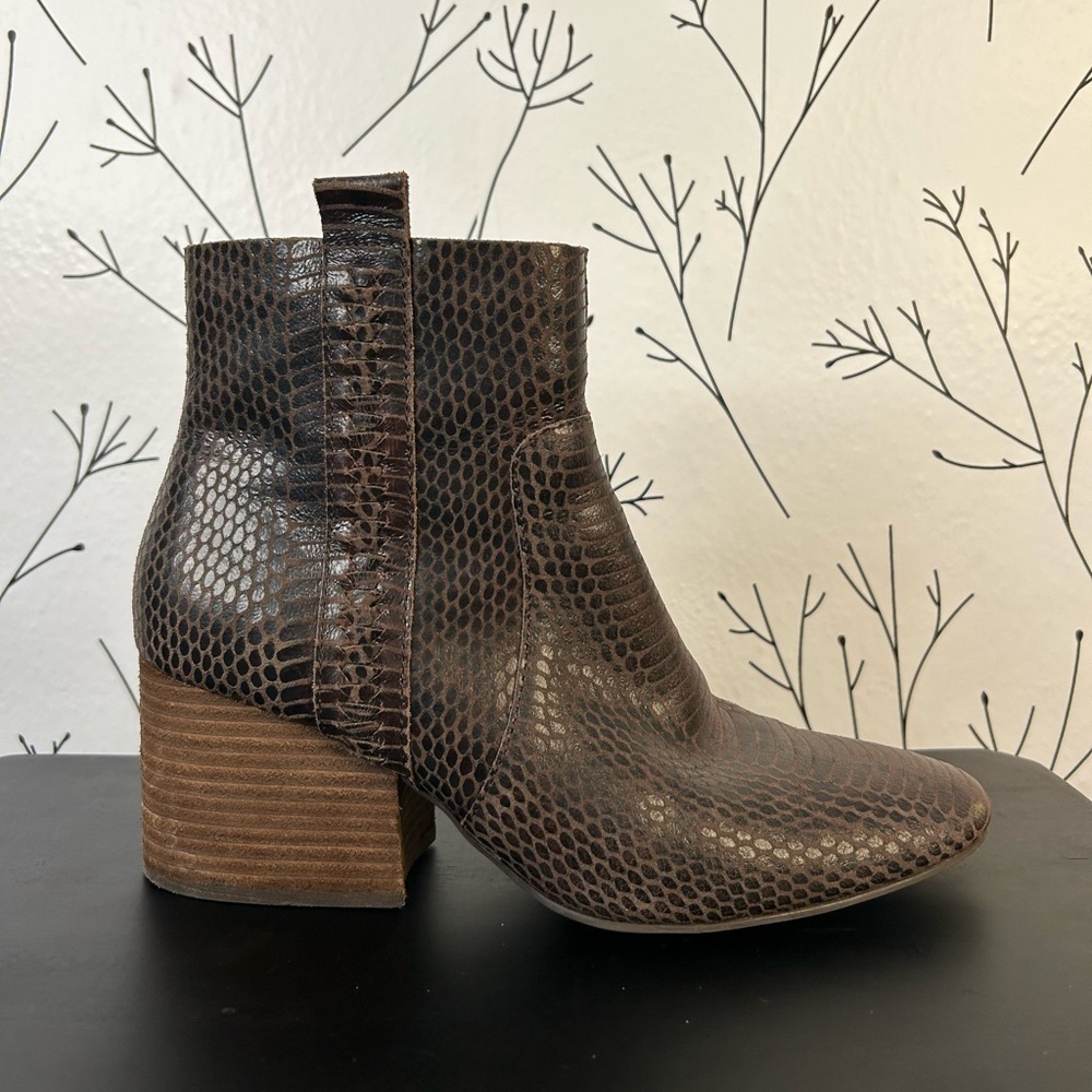Korks by Kork-Ease Leyland Snake Embossed Boots